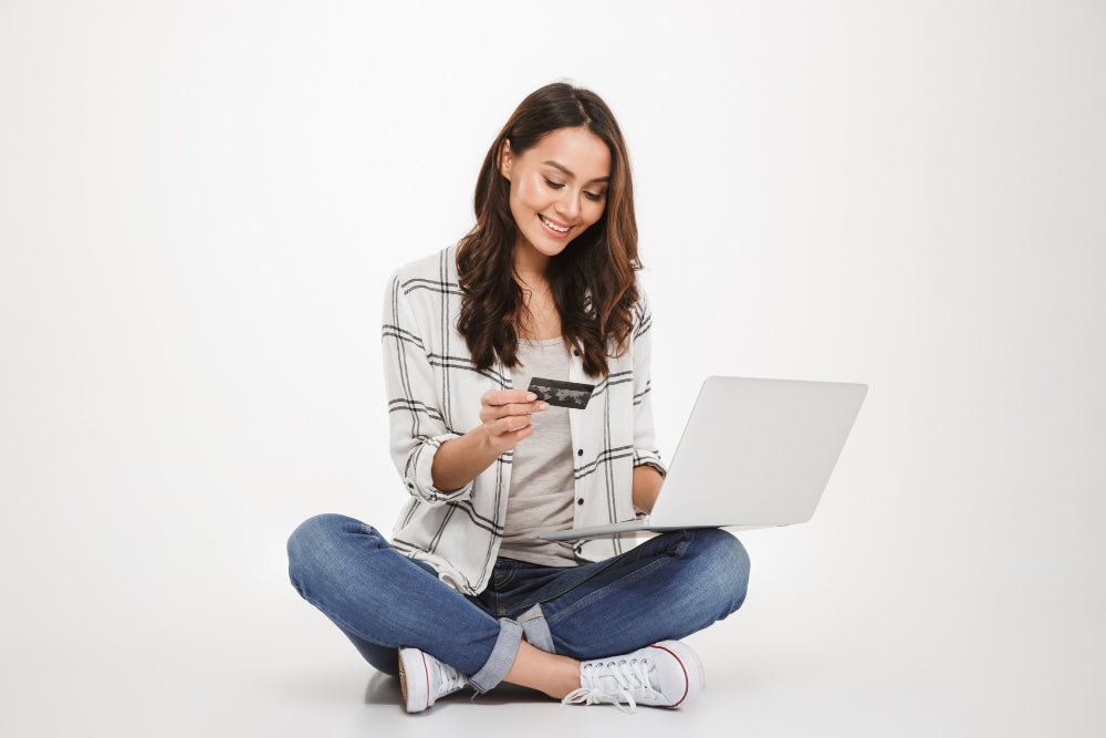 How to Handle a Client Who Buys Products Online and Asks You for Advice